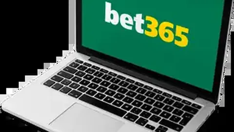 “2025赛季中超4月底有望开赛，薪资困境及应对策略一并揭晓！”